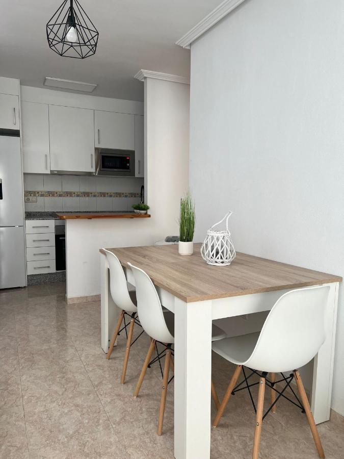 Atico Duplex Con Vista Mar Y Terraza Privada A 200M De La Playa Hasta 6 Personas Apartment Garrucha Luaran gambar